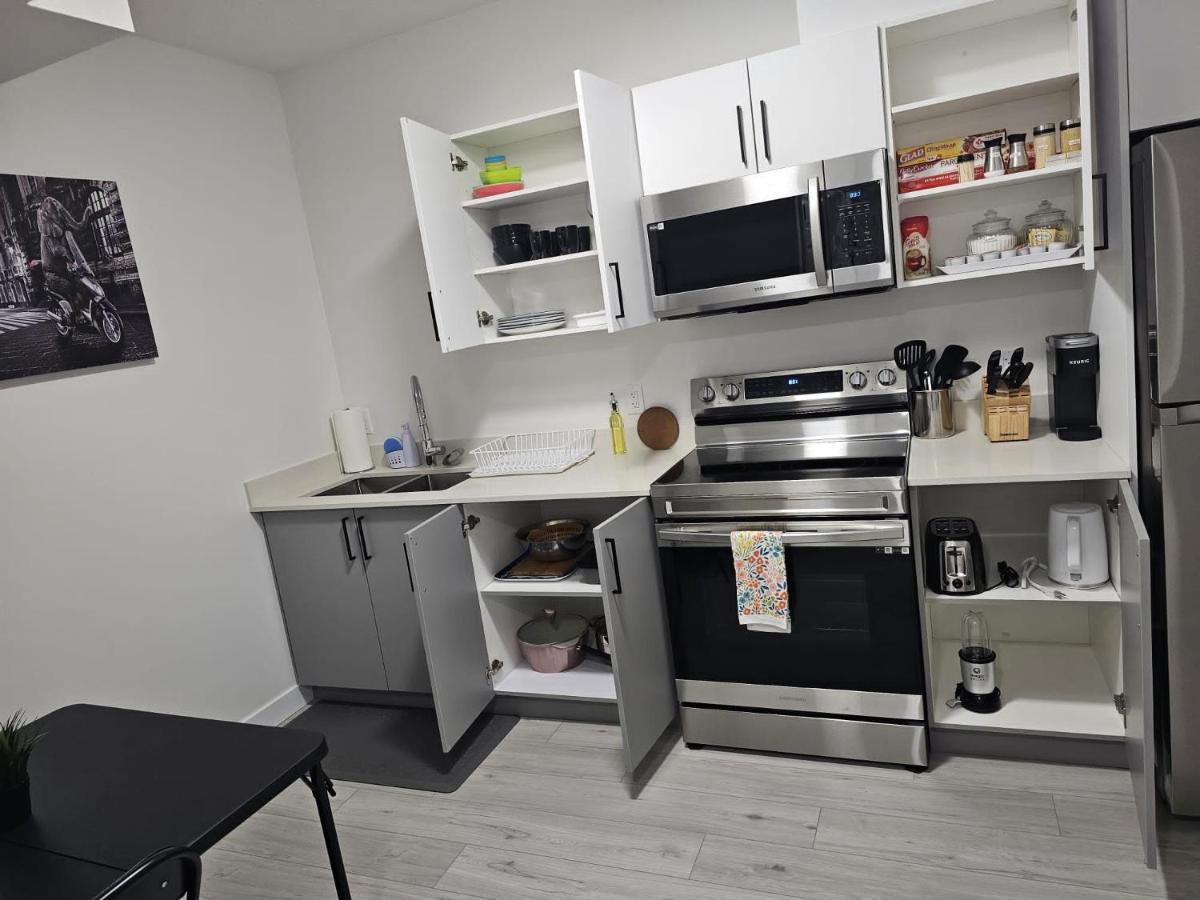 New Built House, Stay In Style Guest Suite, 2Bedroom, 2Bed, 2Bath Edmonton Eksteriør bilde