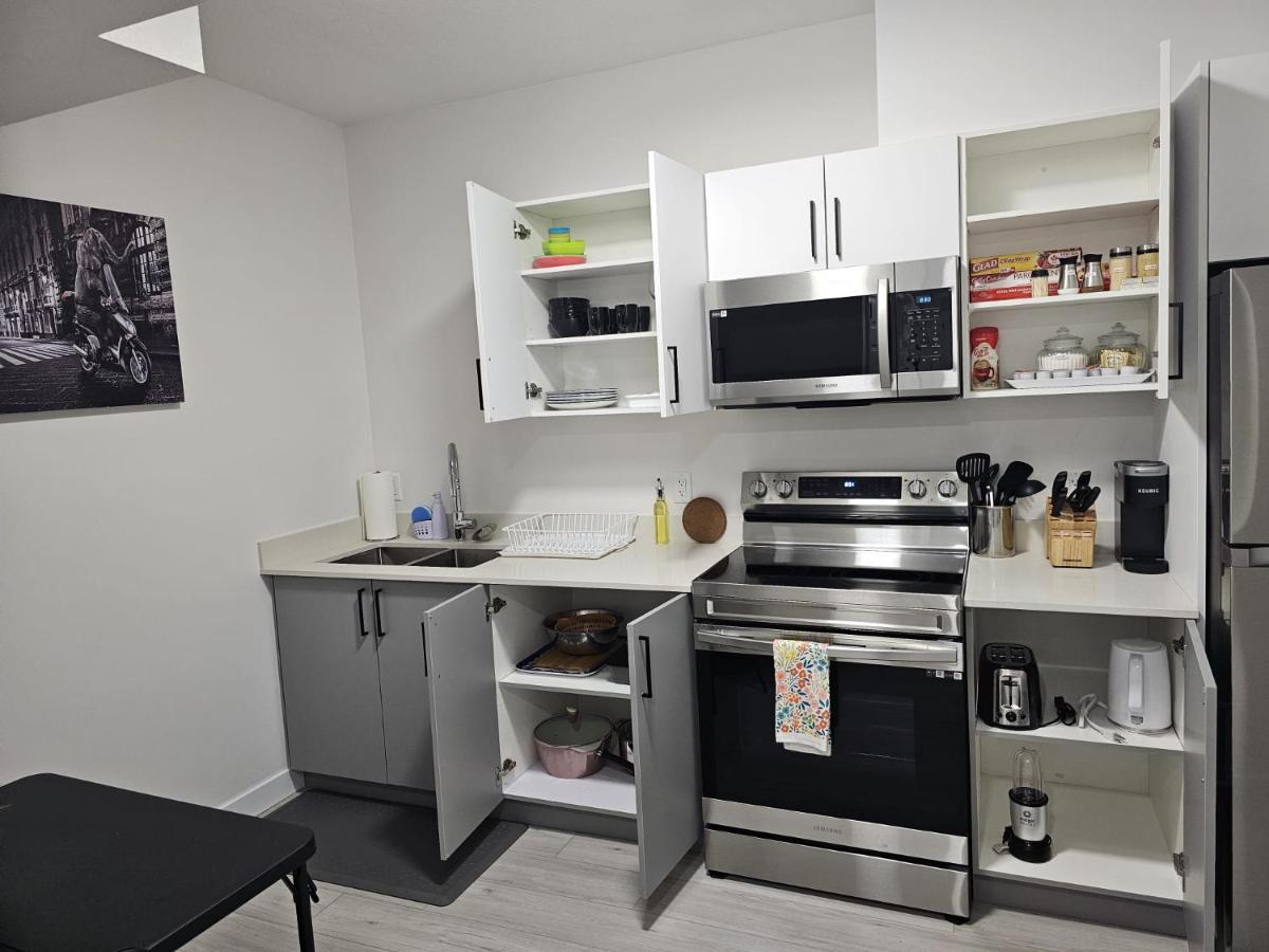 New Built House, Stay In Style Guest Suite, 2Bedroom, 2Bed, 2Bath Edmonton Eksteriør bilde