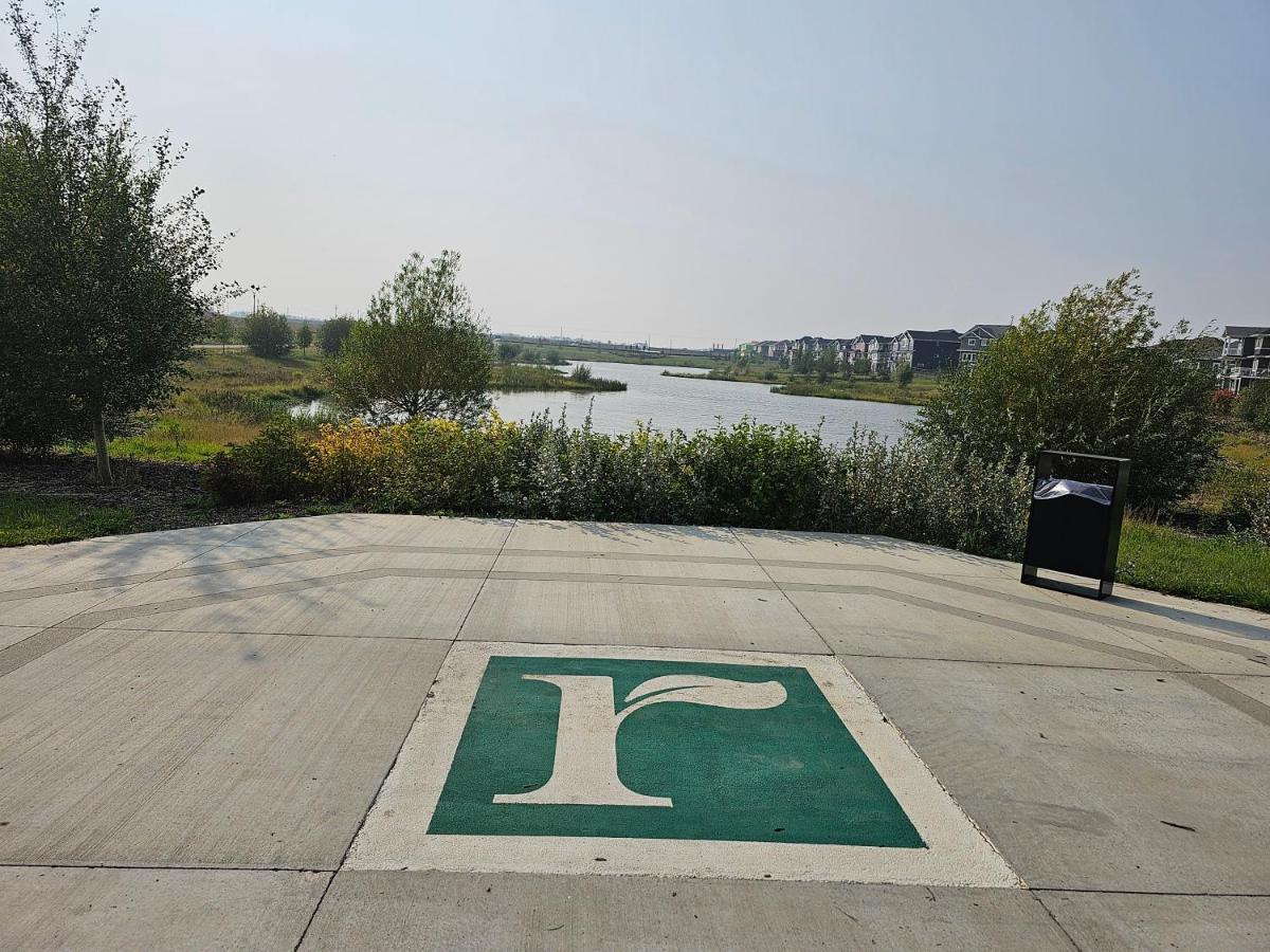 New Built House, Stay In Style Guest Suite, 2Bedroom, 2Bed, 2Bath Edmonton Eksteriør bilde