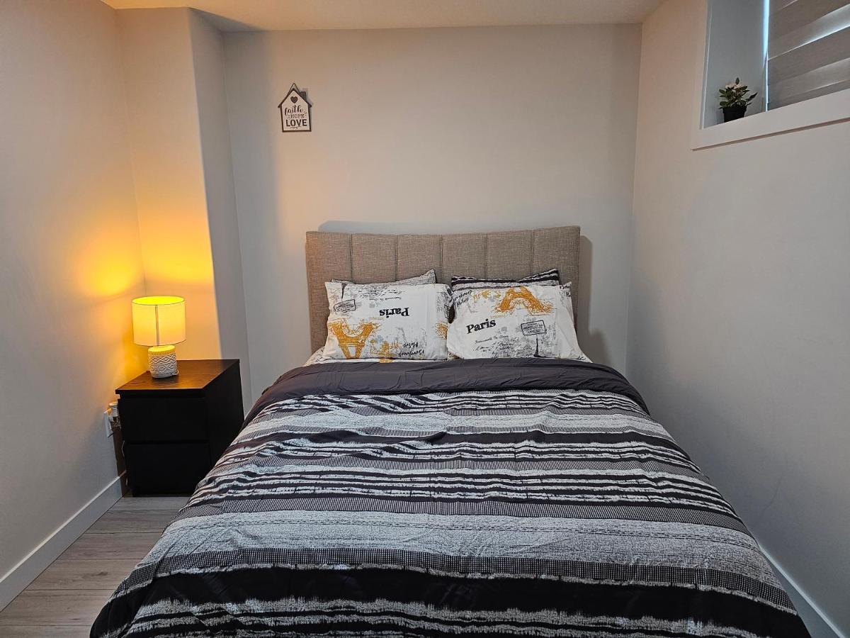 New Built House, Stay In Style Guest Suite, 2Bedroom, 2Bed, 2Bath Edmonton Eksteriør bilde